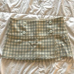 Vintage wool Abercrombie & Fitch mini-skirt, EUC. Size 6.